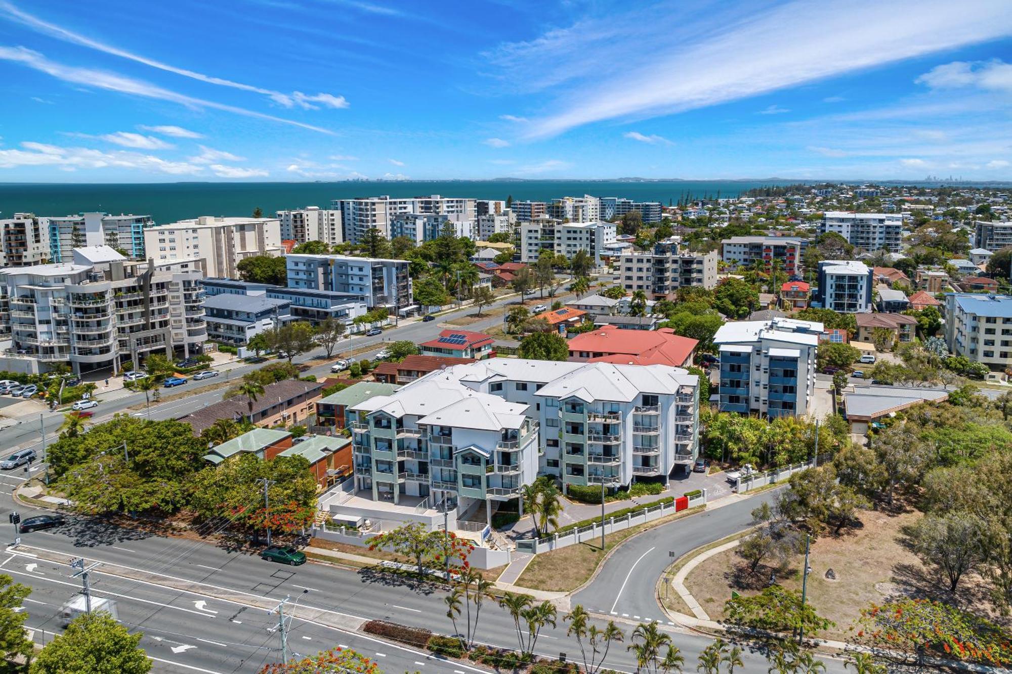 La Vida On Anzac Aparthotel Redcliffe Exterior photo